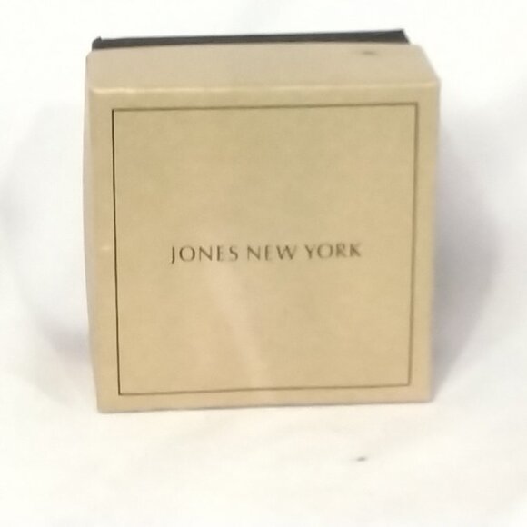 Jones New York Gold Tone Brooch Pin New In Box Christmas Gift Or Year Round - Picture 2 of 2